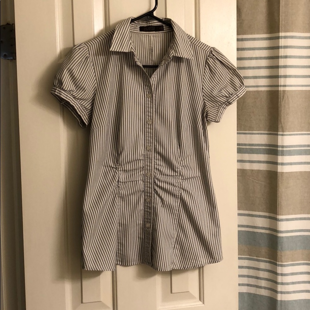 The Limited Essential Button Shirt